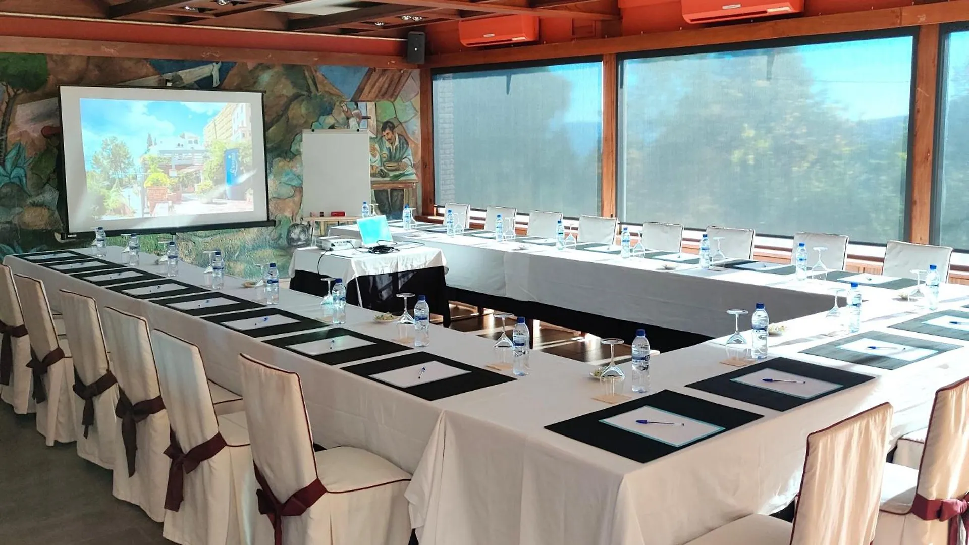 Can Fisa Hotel & Apartments Corbera de Llobregat